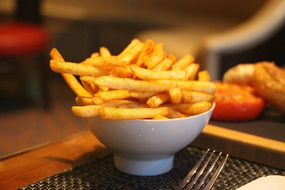 Ölbehälter und zusätzliches Ölzubehör Ausgestattete Pommes Frites Verarbeitungsanlage für die Ausgabe