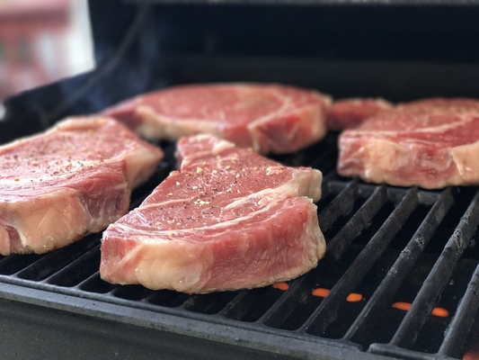 Industrielle automatische 3D-Frozen Meat Dicer 500kg 3kw Geräuscharme Konstruktion für ein stabiles Schneiden