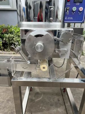 Zusammengestellte Wärmeverarbeitung Patty Stützmaschine Patty Papier-Zwischenblättermaschine