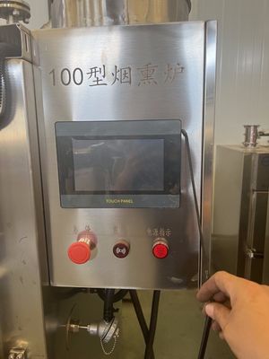 Automatischer Raucher für Fisch Huhn Wurst Rauchen Verbessern Sie Ihren Produktionsprozess