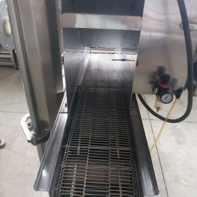 Maßgeschneiderte Fleischmahlmaschine für Knuspriges Huhn Nugget Flouring Machine Produktionslinie