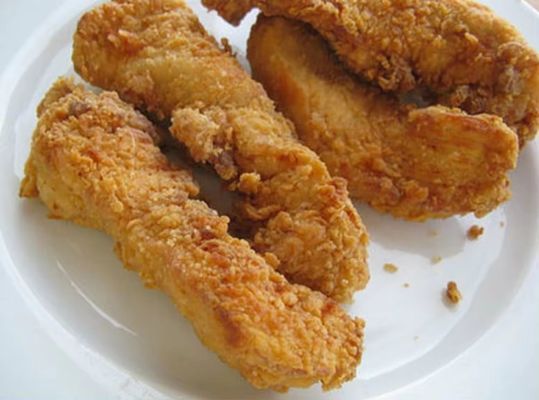 Fleischmüller für die kundenspezifische Verarbeitung von Hühnernuggets in der Lebensmittelindustrie
