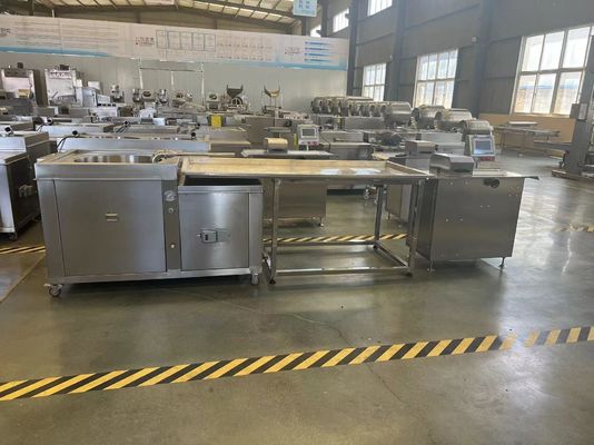 800 kg Packung Bruttogewicht Würstchenfüllgerät mit Präzisionssteuerung Button Control Mod